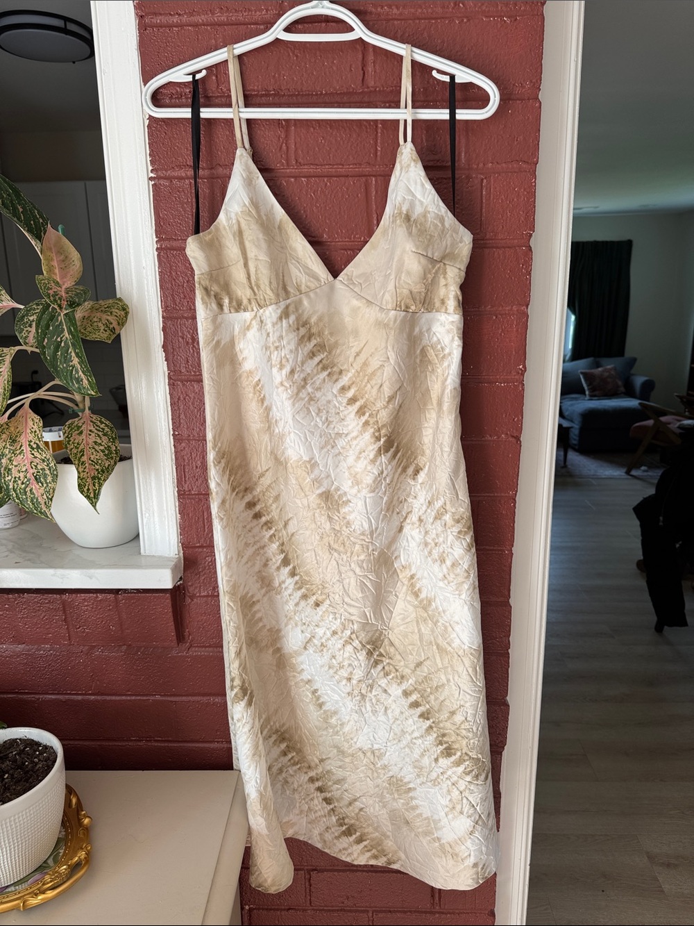 House of Harlow 1960 Cream and Beige Satin Sleeveless Slip Midi Dress Medium